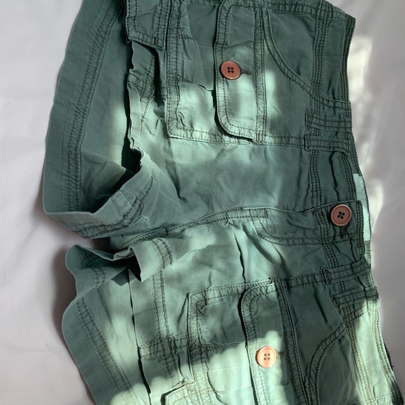 Grey short - Picture 2 of 6